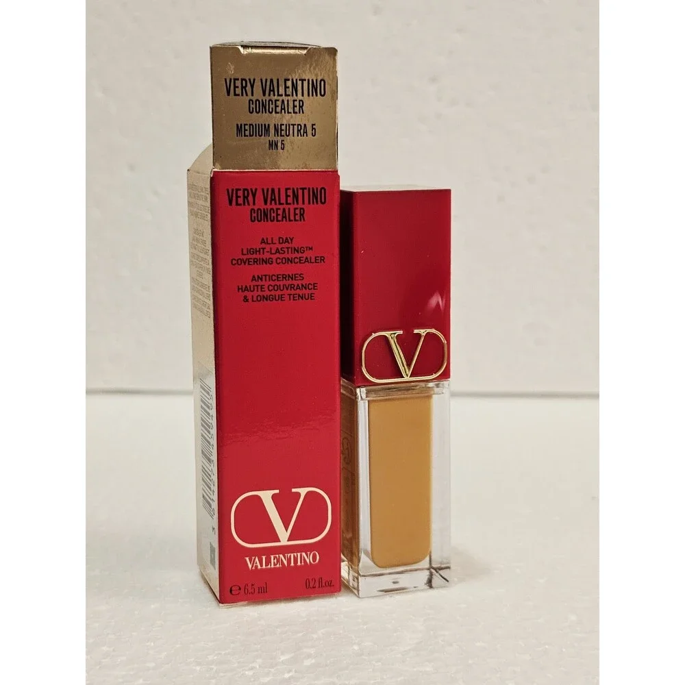 Valentino Very Valentino Concealer in the shade MN5
